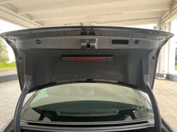 Mercedes-Benz E 400 e 4M AVANTGARDE