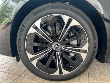 Mercedes-Benz E 400 e 4M AVANTGARDE