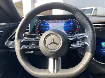 Mercedes-Benz E 400 e 4M AMG Night