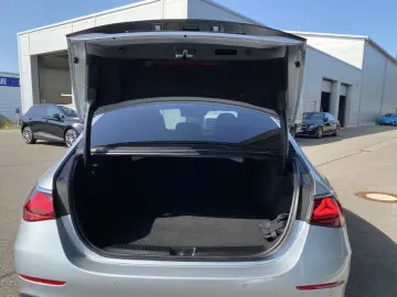 Mercedes-Benz E 400 e 4M AMG Night