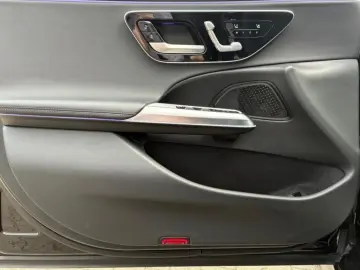 Mercedes-Benz E 400 e 4M Avantg. Panorama. Distronic