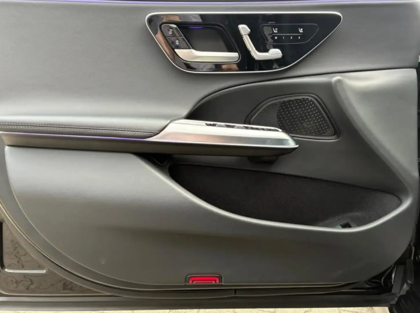 Mercedes-Benz E 400 e 4M Avantg. Panorama. Distronic