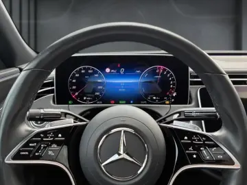 Mercedes-Benz E 400 e 4M Avantg. Panorama. Distronic