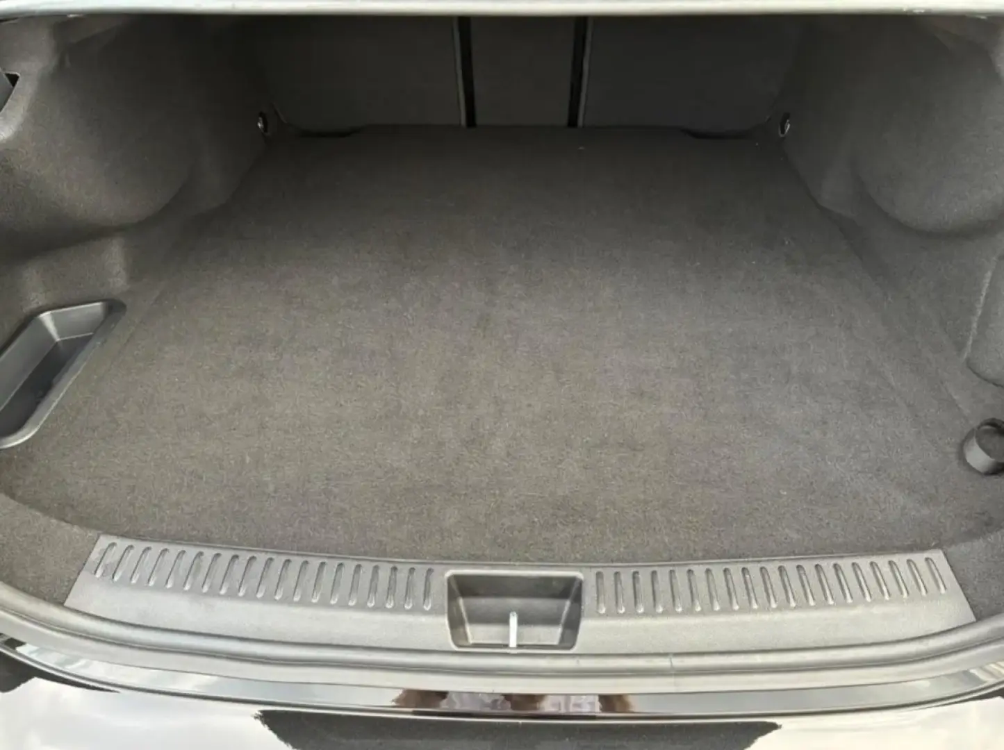 Mercedes-Benz E 400 e 4M Avantg. Panorama. Distronic