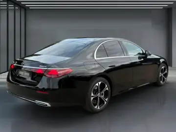 Mercedes-Benz E 400 e 4M Avantg. Panorama. Distronic