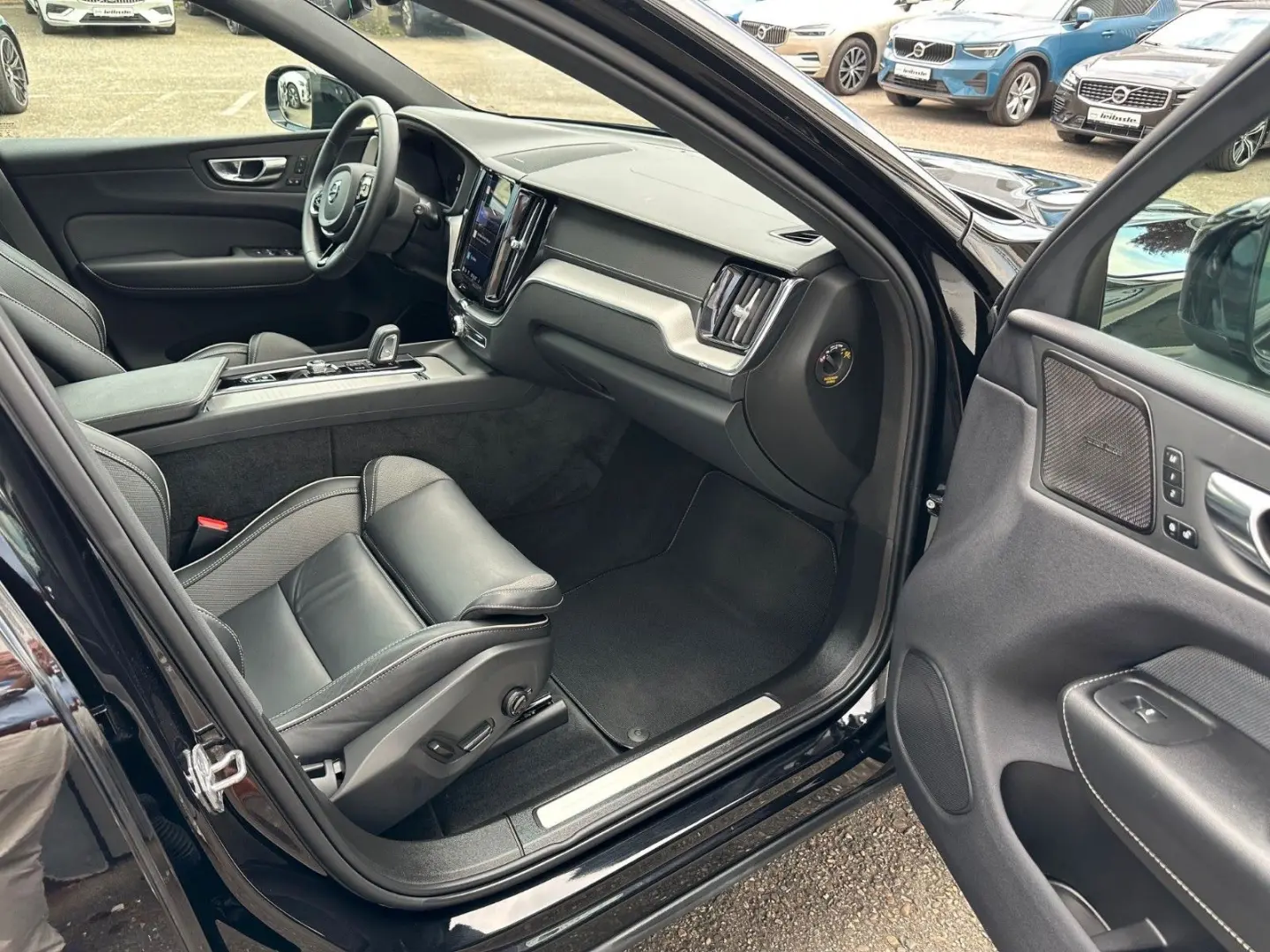 Volvo XC60 T8 R-Design Recharge AWD