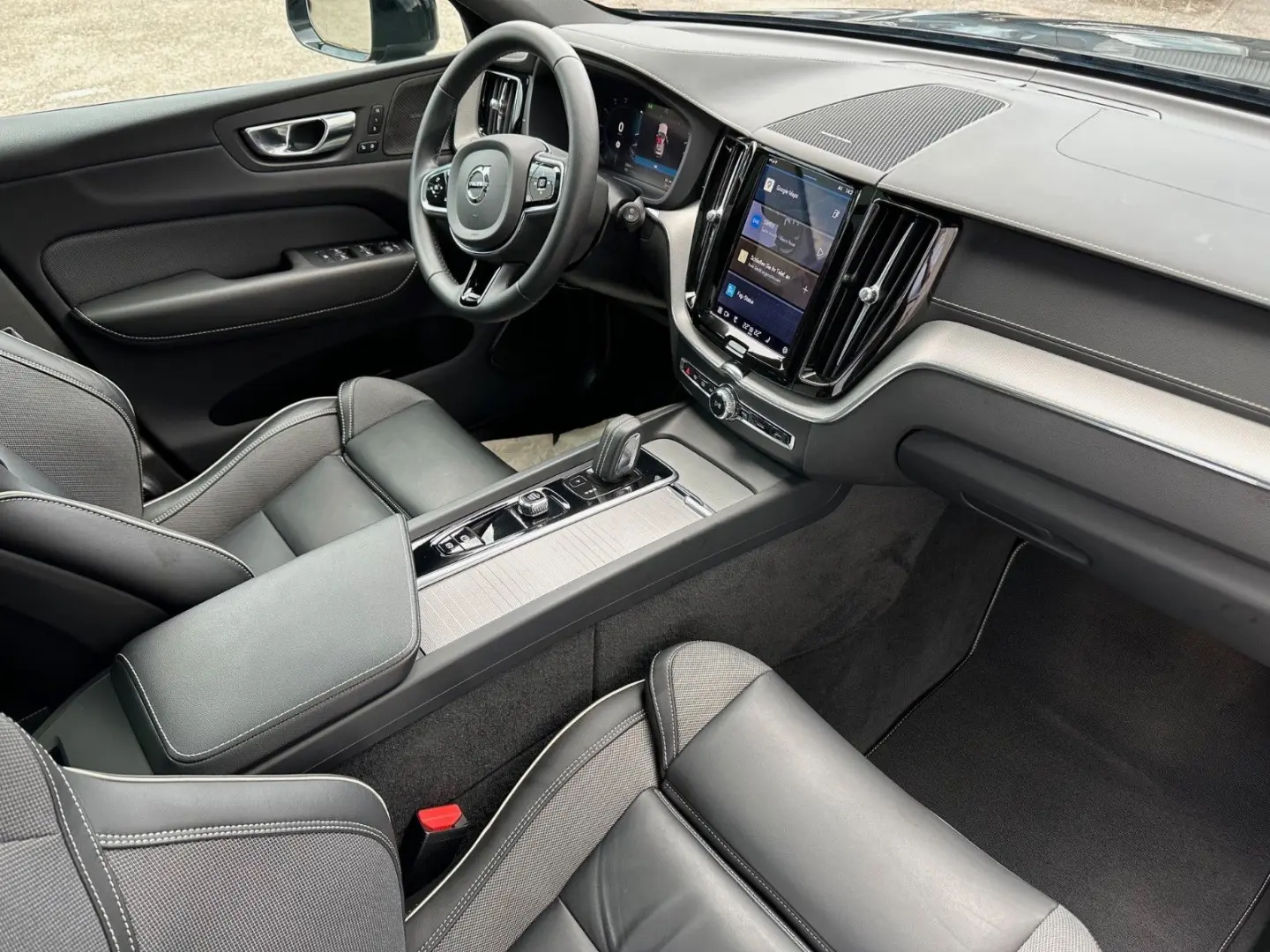 Volvo XC60 T8 R-Design Recharge AWD