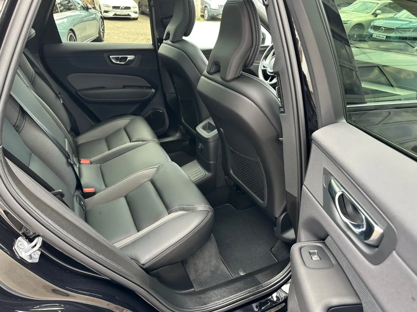 Volvo XC60 T8 R-Design Recharge AWD