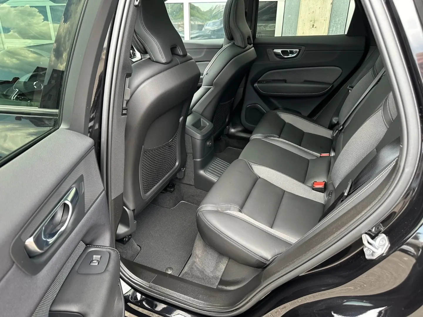 Volvo XC60 T8 R-Design Recharge AWD