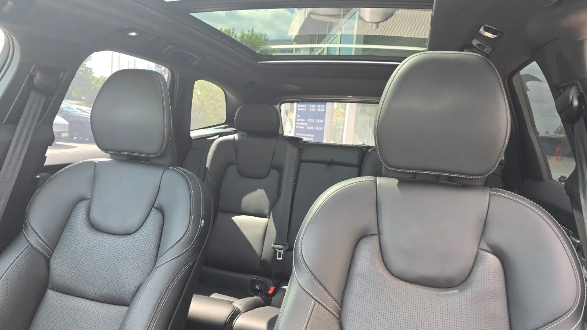 Volvo XC60 T8 AWD Recharge R Design