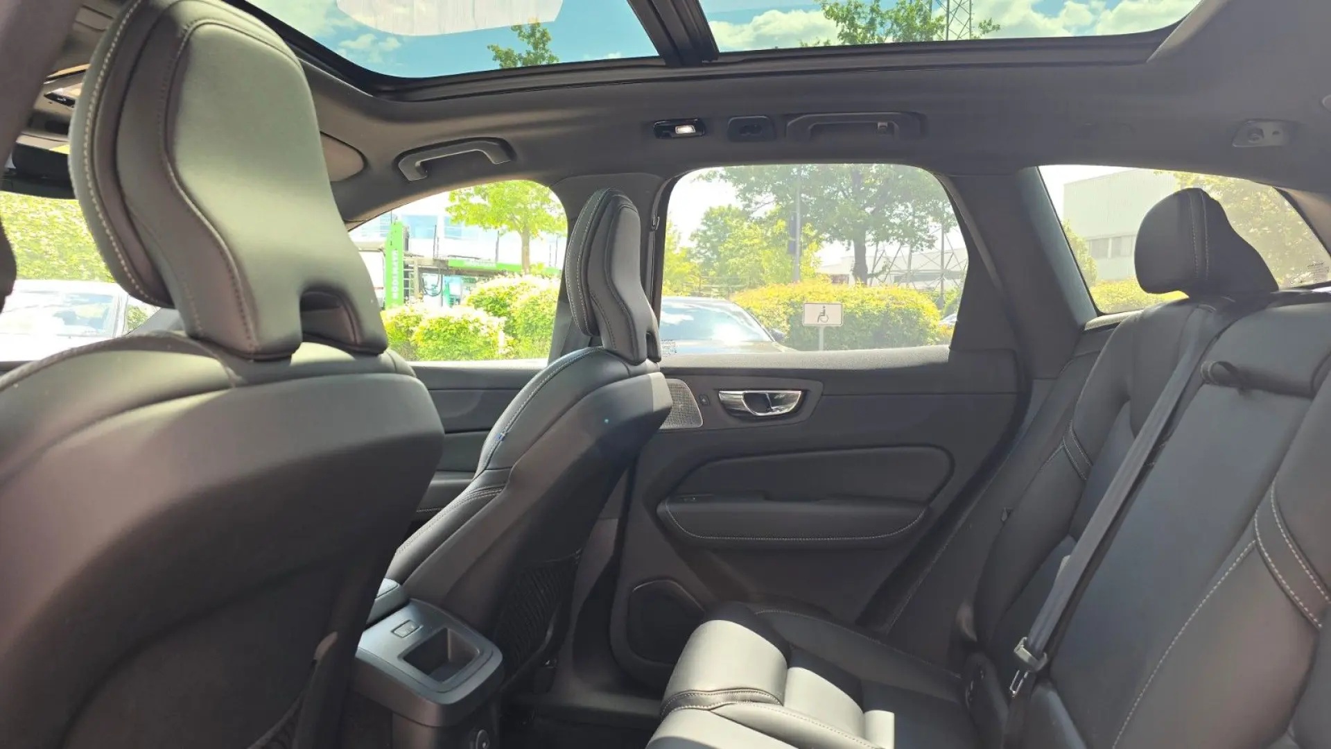 Volvo XC60 T8 AWD Recharge R Design