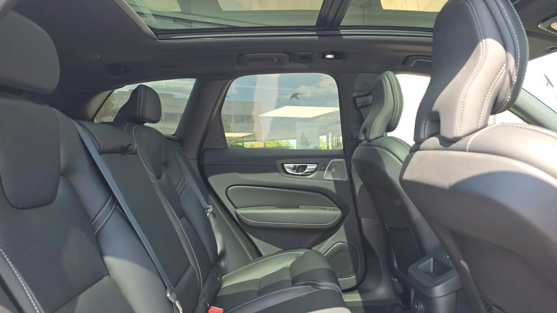 Volvo XC60 T8 AWD Recharge R Design