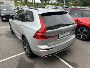 Volvo XC60 R Design Recharge Plug-In Hybrid AWD T8 Twin