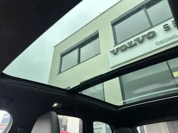 Volvo XC60 R Design Recharge Plug-In Hybrid AWD T8 Twin