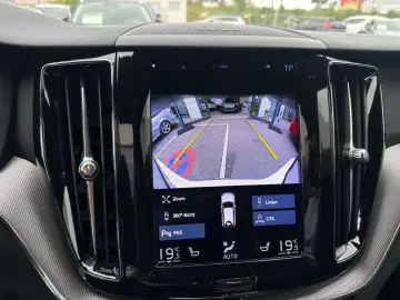 Volvo XC60 R Design Recharge Plug-In Hybrid AWD T8 Twin