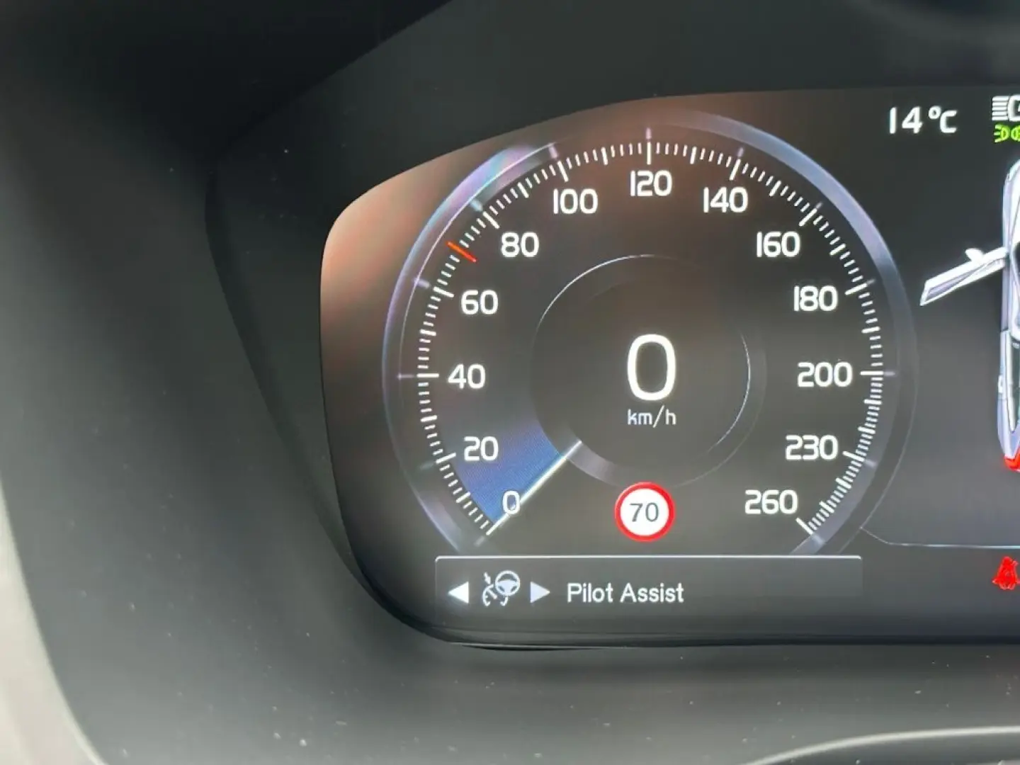 Volvo XC60 R Design Recharge Plug-In Hybrid AWD T8 Twin