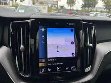 Volvo XC60 R Design Recharge Plug-In Hybrid AWD T8 Twin