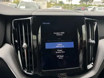 Volvo XC60 R Design Recharge Plug-In Hybrid AWD T8 Twin