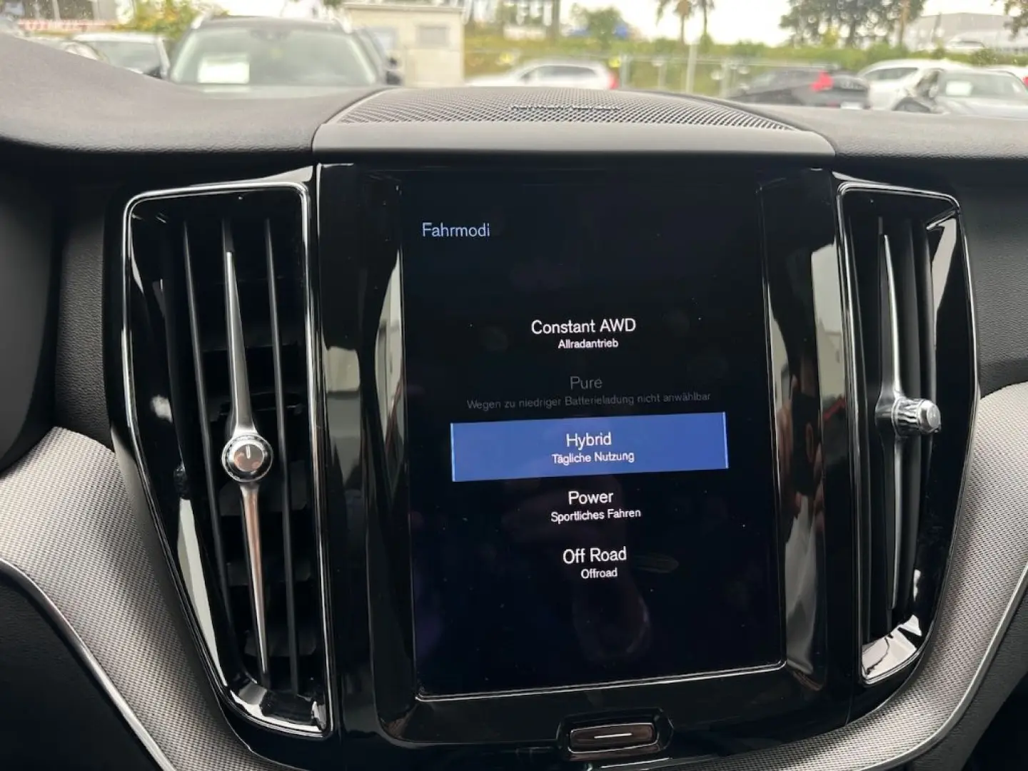 Volvo XC60 R Design Recharge Plug-In Hybrid AWD T8 Twin