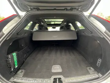 Volvo XC60 R Design Recharge Plug-In Hybrid AWD T8 Twin