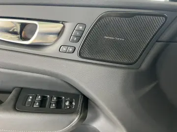 Volvo XC60 T8 Plus Bright Recharge AWD