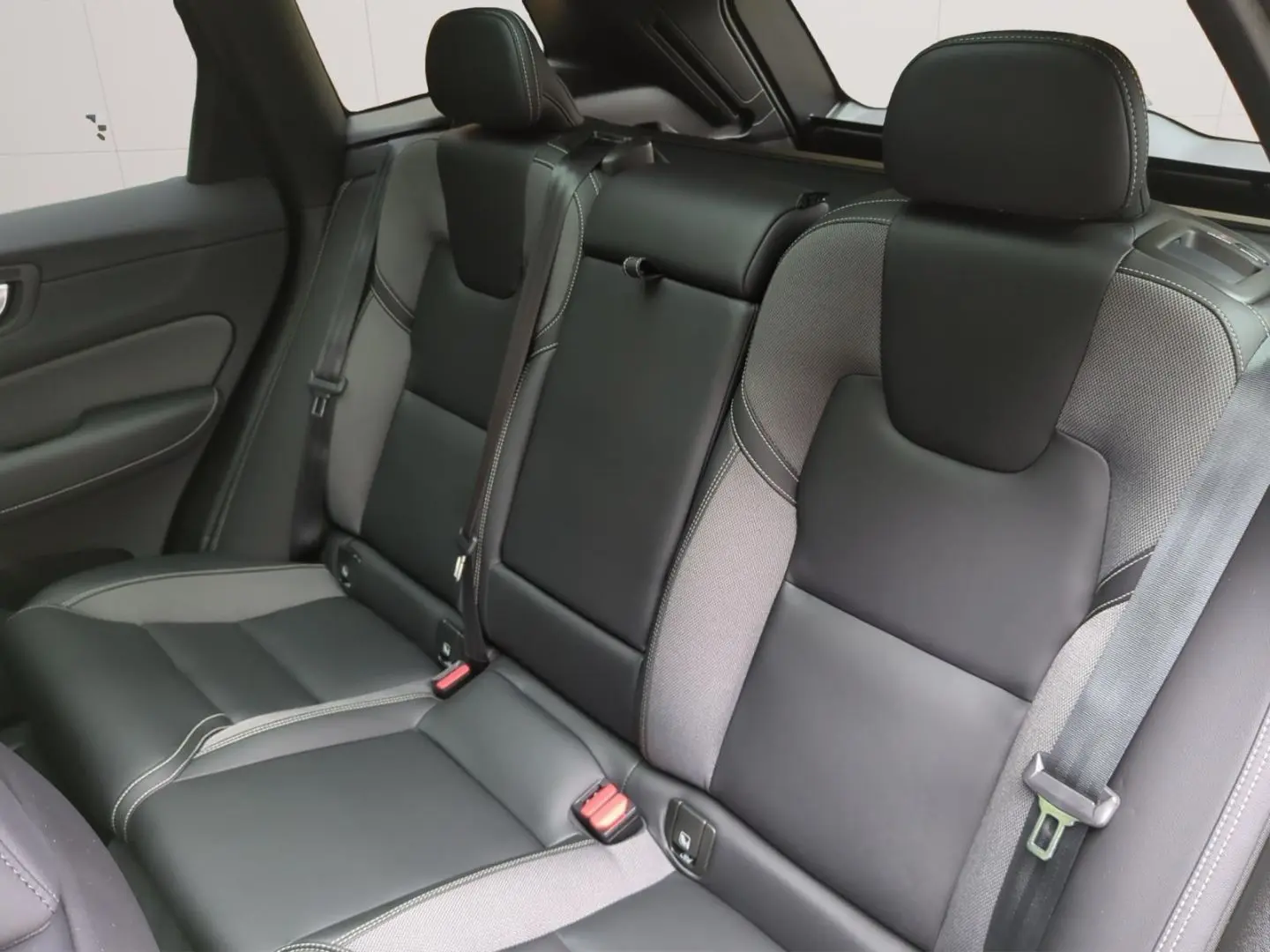 Volvo XC60 T6 Recharge R-Design