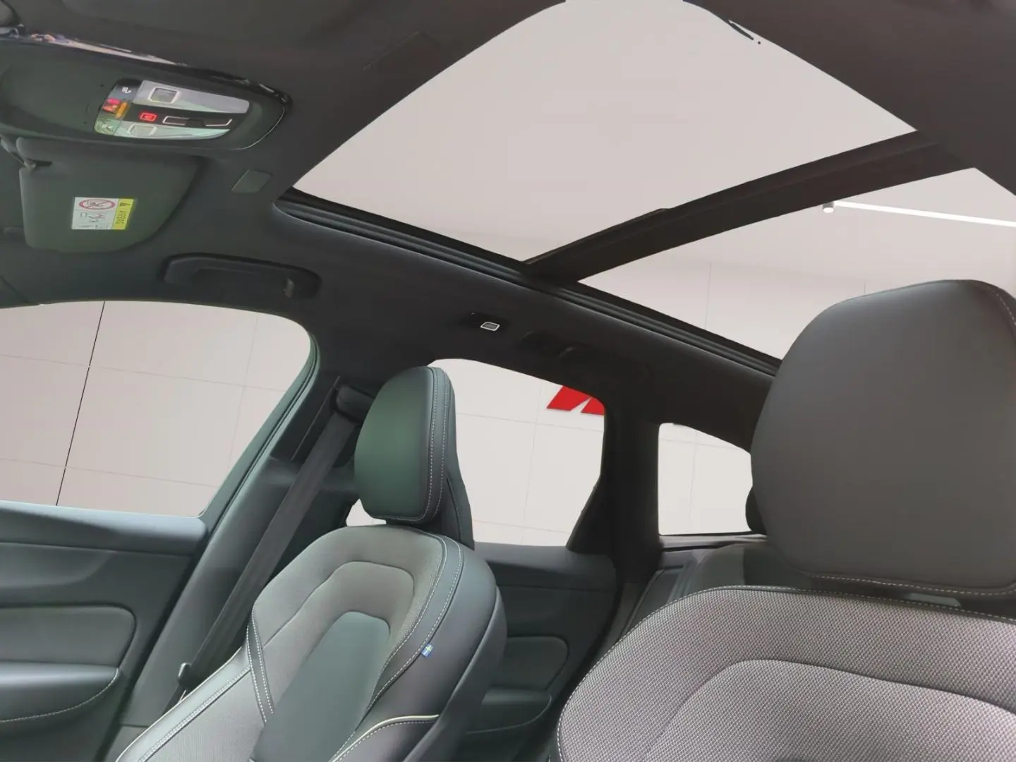 Volvo XC60 T6 Recharge R-Design