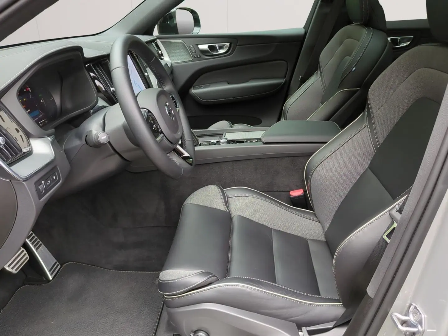 Volvo XC60 T6 Recharge R-Design