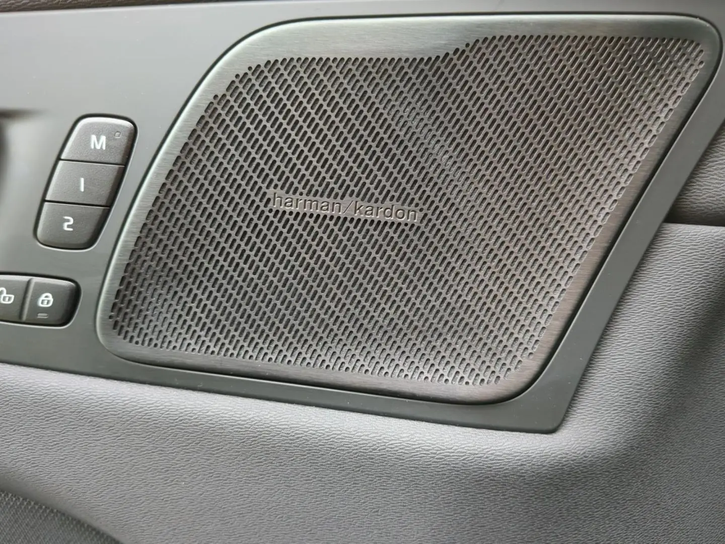 Volvo XC60 T6 Recharge R-Design