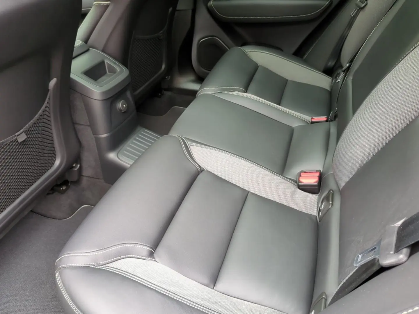 Volvo XC60 T6 Recharge R-Design