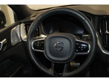 Volvo XC60 T8 Recharge R-Design AWD