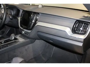 Volvo XC60 T8 Recharge R-Design AWD