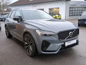 Volvo XC60 R Design Recharge Plug-In Hybrid AWD T8