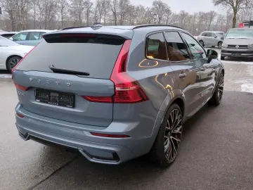 Volvo XC60 R Design Recharge Plug-In Hybrid AWD T8