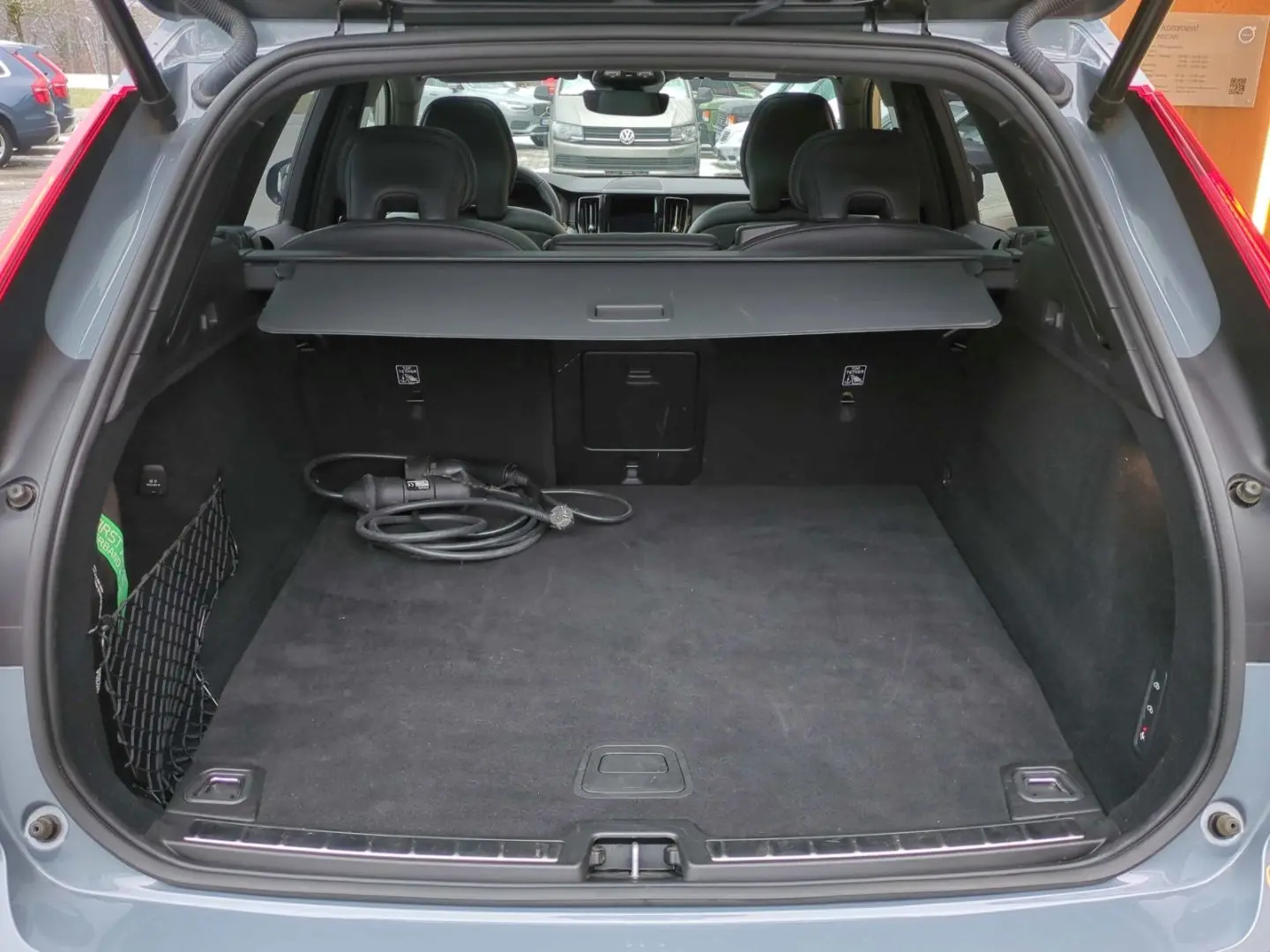 Volvo XC60 R Design Recharge Plug-In Hybrid AWD T8