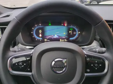 Volvo XC60 R Design Recharge Plug-In Hybrid AWD T8