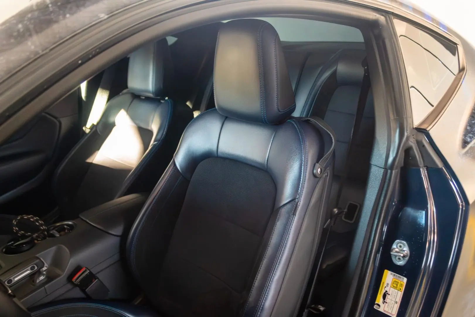 Ford Mustang Fastback 5.0 Ti-VCT V8 334 kW Dark Horse