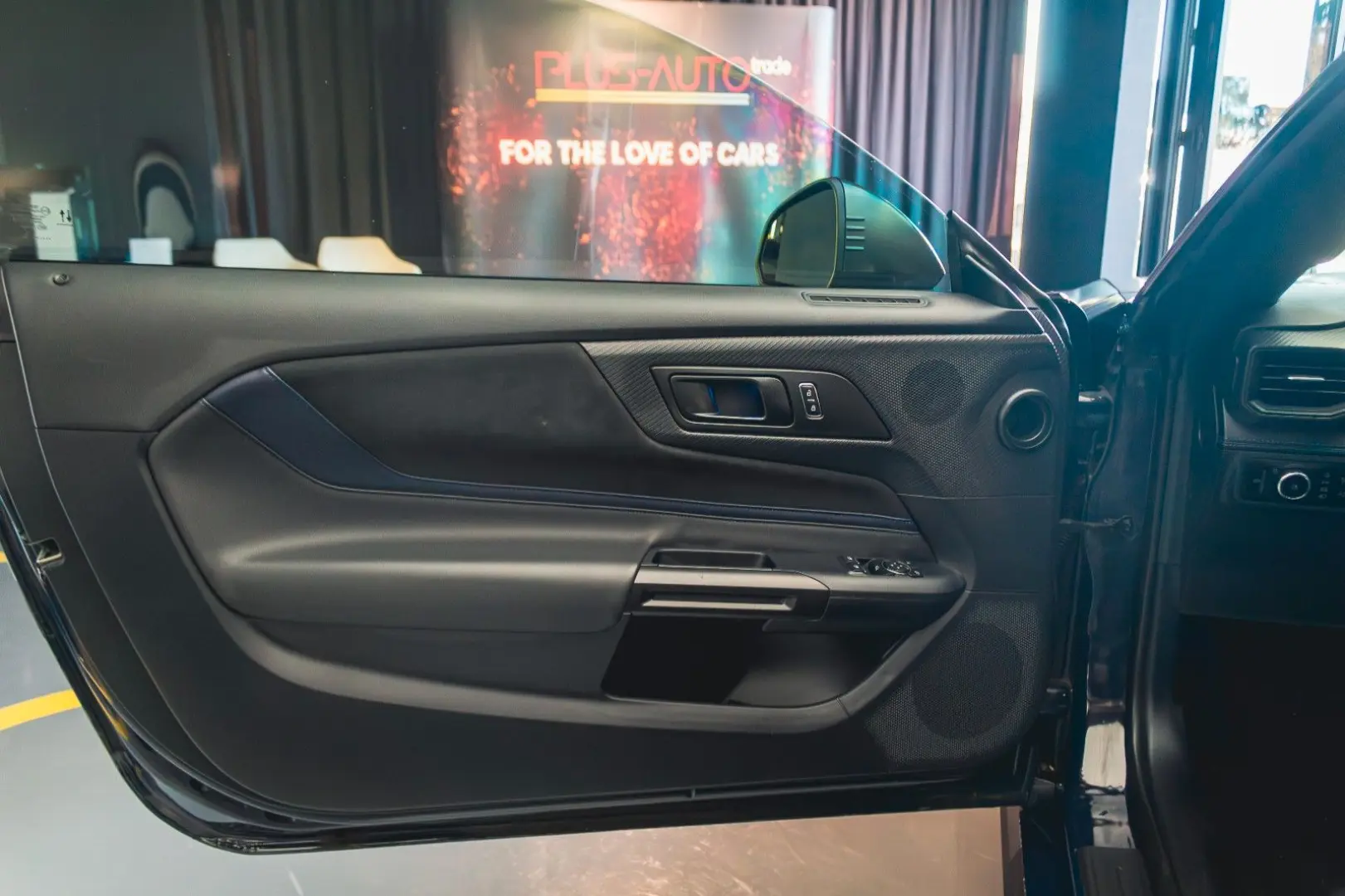 Ford Mustang Fastback 5.0 Ti-VCT V8 334 kW Dark Horse