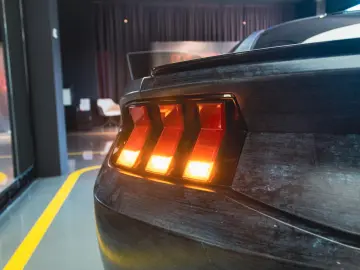 Ford Mustang Fastback 5.0 Ti-VCT V8 334 kW Dark Horse