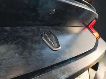 Ford Mustang Fastback 5.0 Ti-VCT V8 334 kW Dark Horse