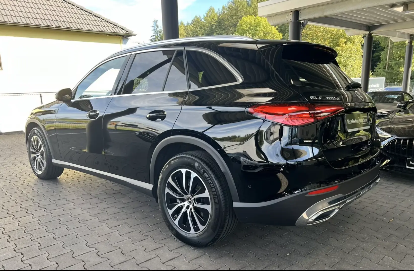 GLC 300 d 4M AVANTGARDE Siena AHK Chrom Kamera