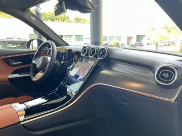 GLC 300 d 4M AVANTGARDE Siena AHK Chrom Kamera