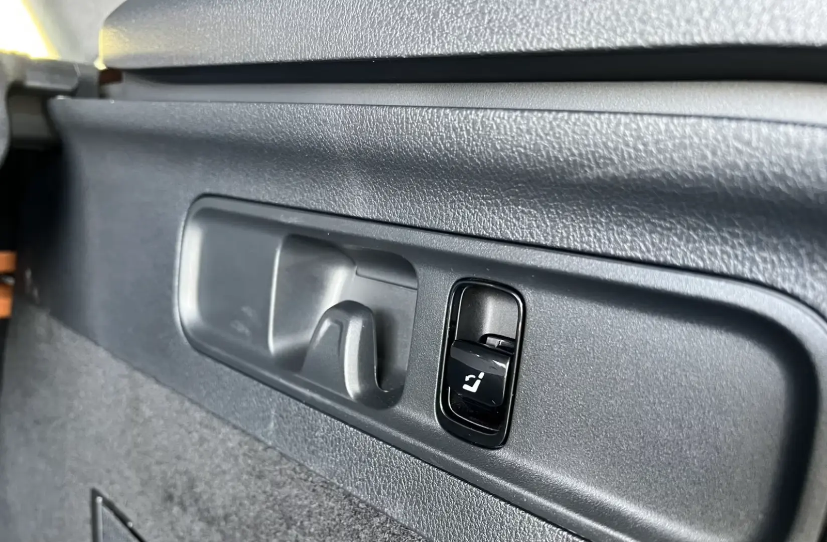 GLC 300 d 4M AVANTGARDE Siena AHK Chrom Kamera