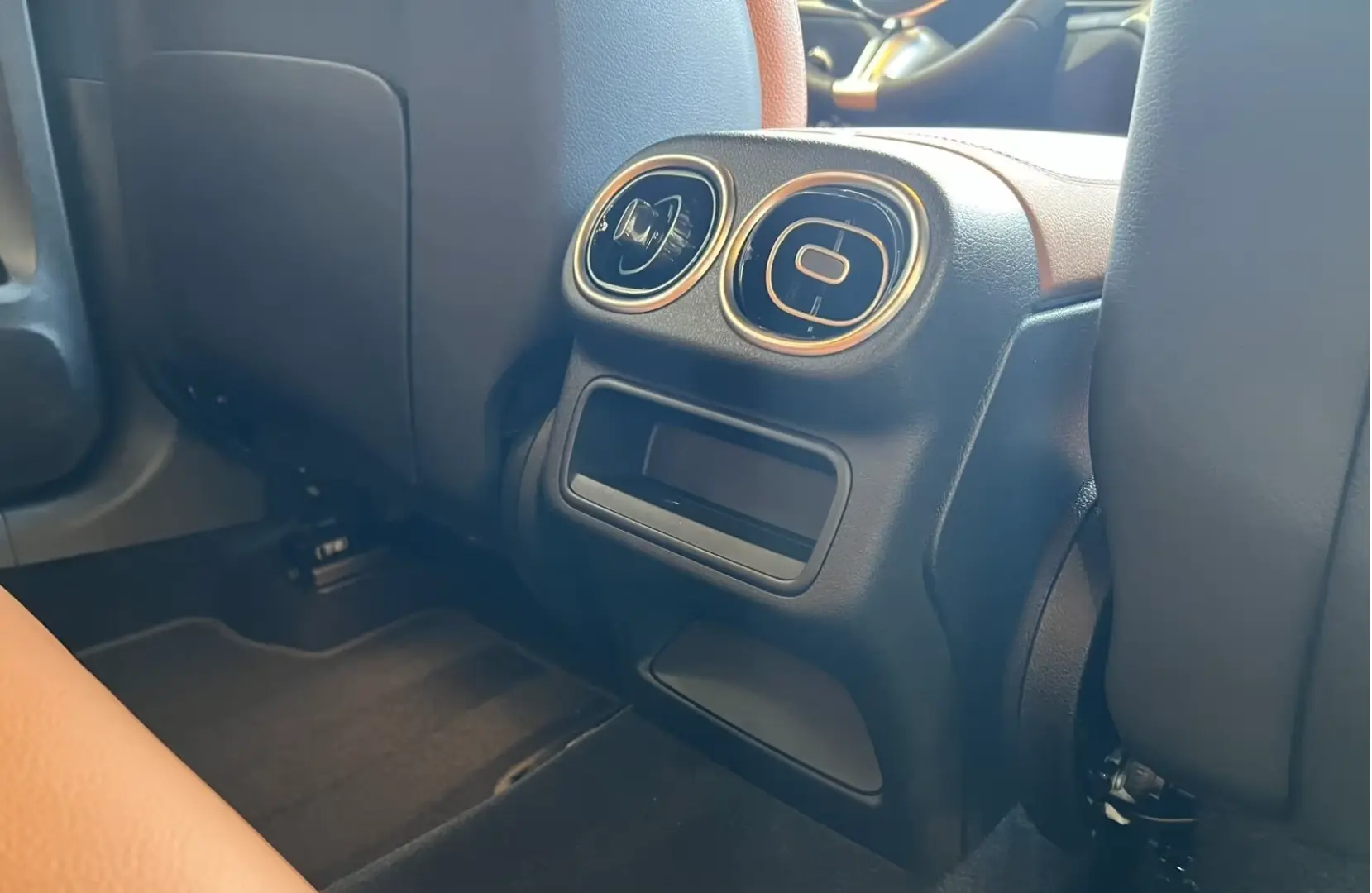 GLC 300 d 4M AVANTGARDE Siena AHK Chrom Kamera