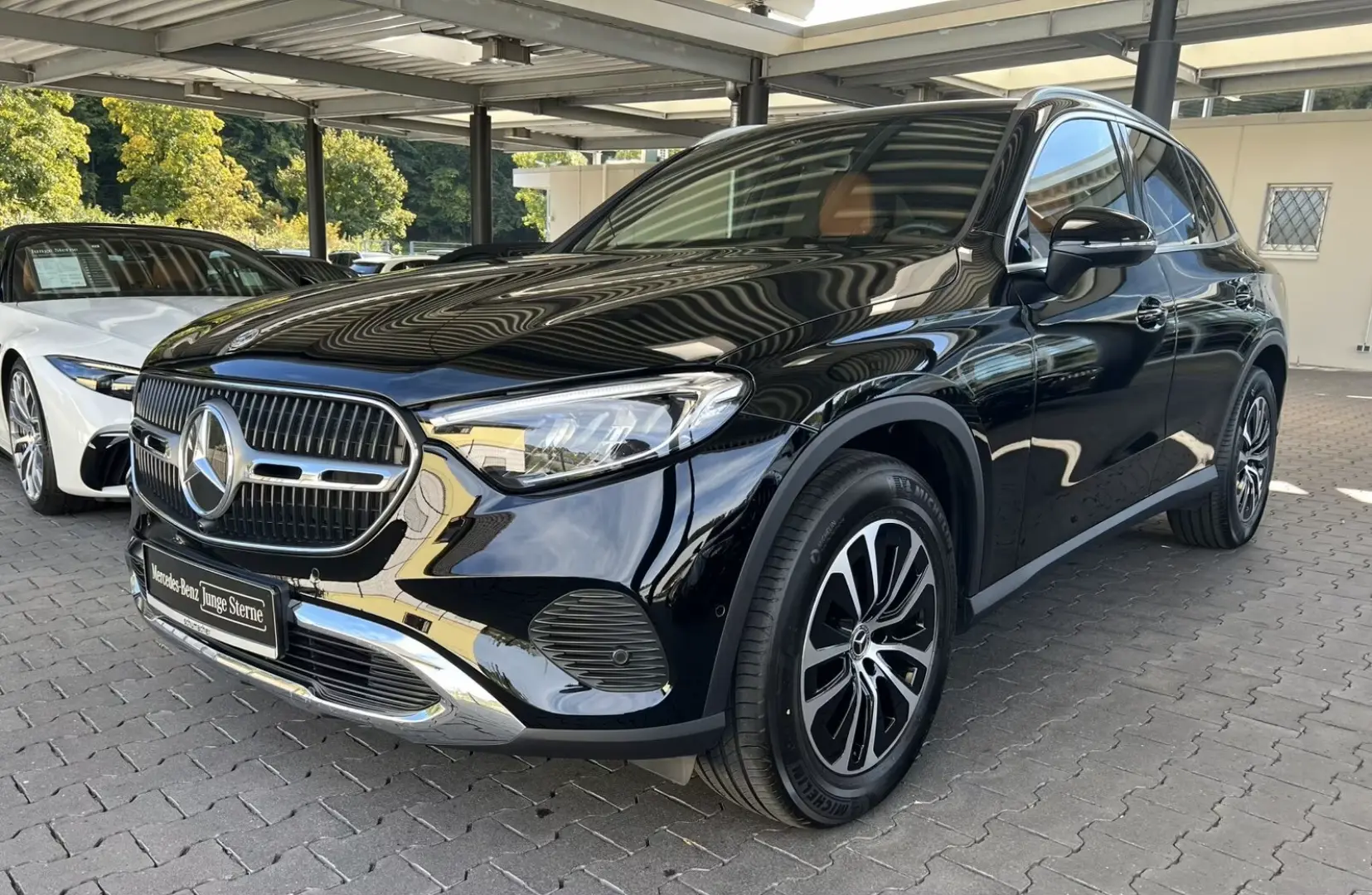 GLC 300 d 4M AVANTGARDE Siena AHK Chrom Kamera
