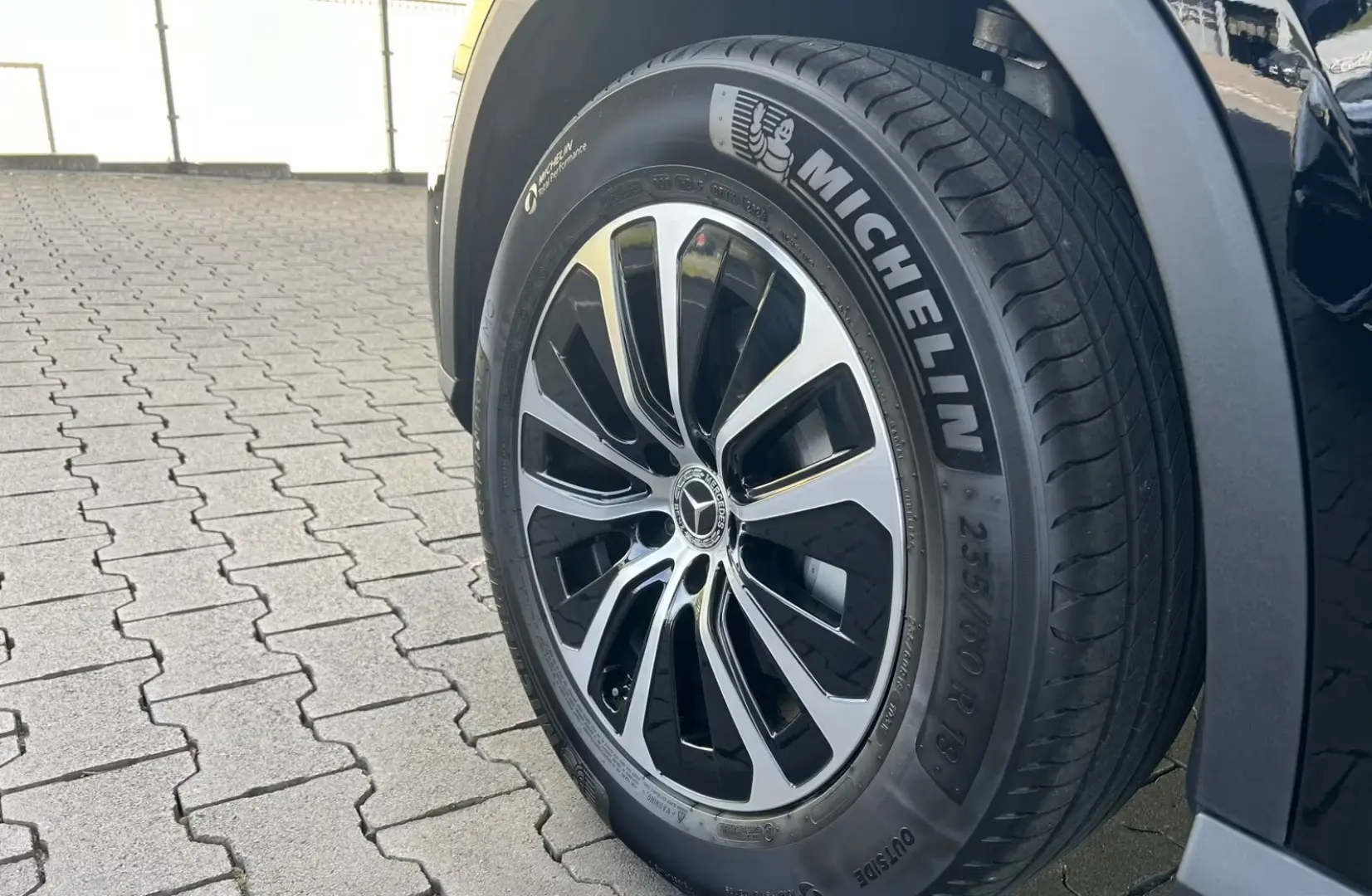 GLC 300 d 4M AVANTGARDE Siena AHK Chrom Kamera