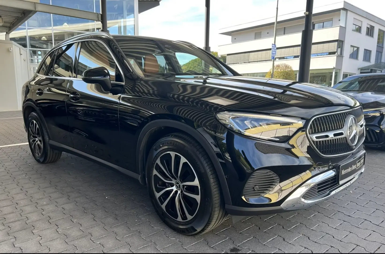 GLC 300 d 4M AVANTGARDE Siena AHK Chrom Kamera