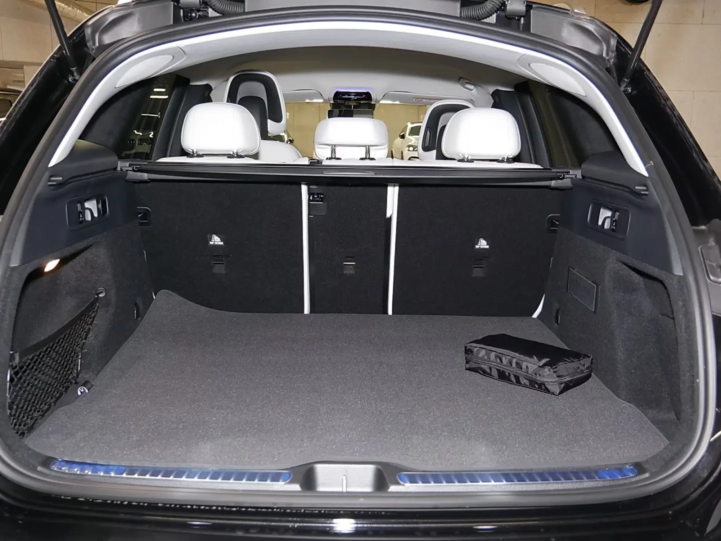 Mercedes-Benz GLC 200 d 4MATIC LED MBUX AMG