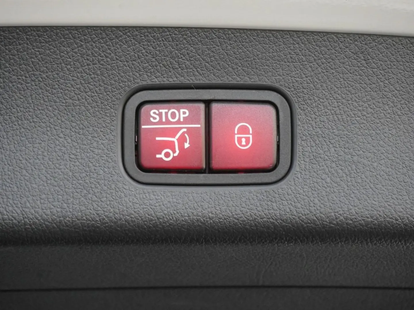 GLC 300 4M AMG NIGHT DISTR LED 360  AHK MEMORY