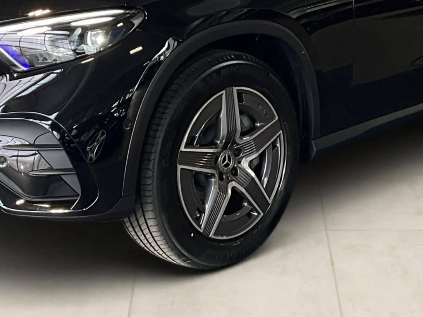 GLC 200 4M AMG 360 ACC AHK AUT DynLicht Kam. LED